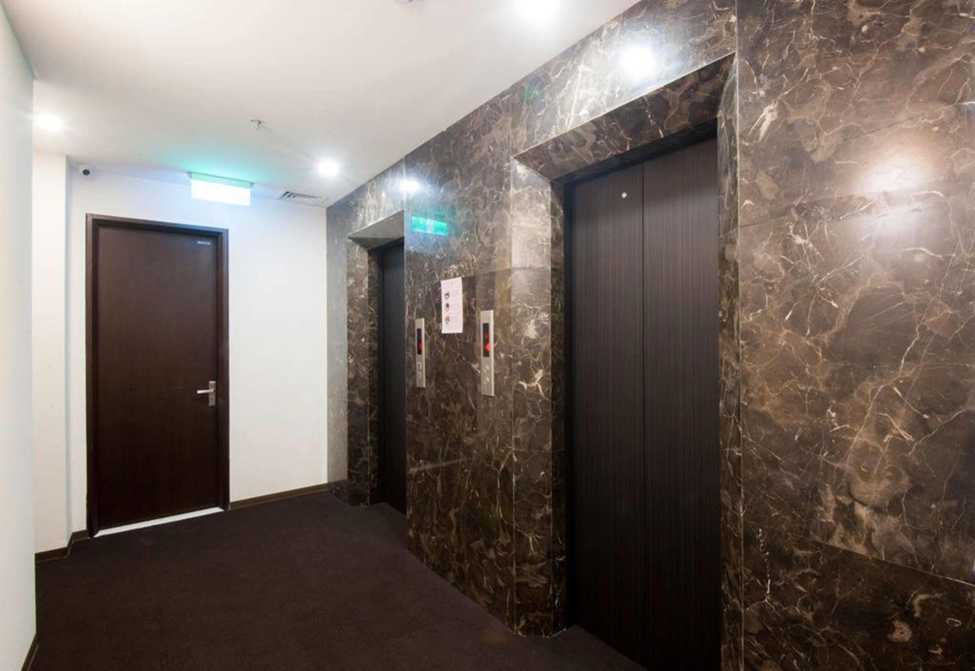 Sakura Hotel Hanoi Exterior photo