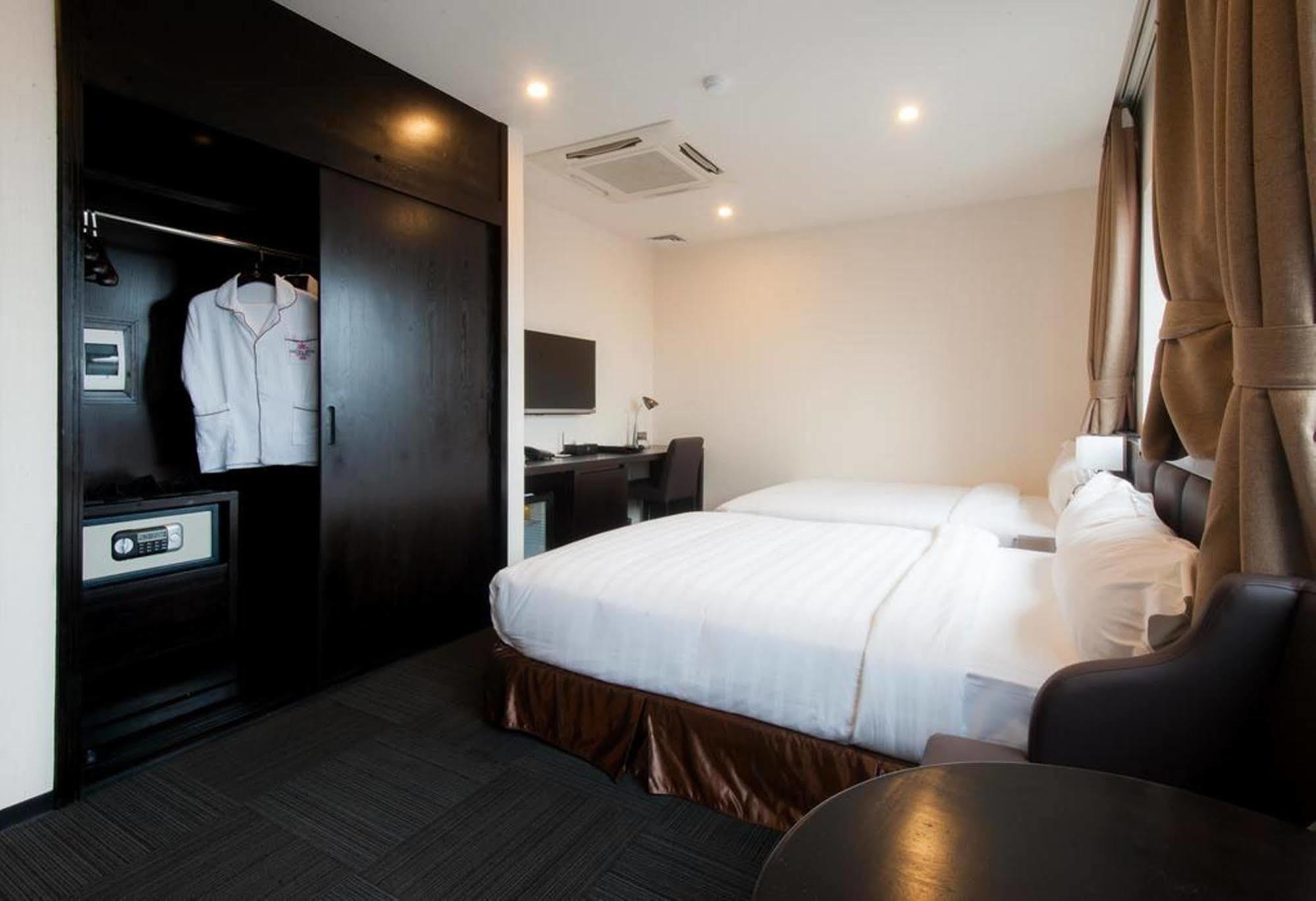 Sakura Hotel Hanoi Exterior photo